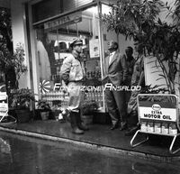 Genova - Corso Torino - Esso nuove divise